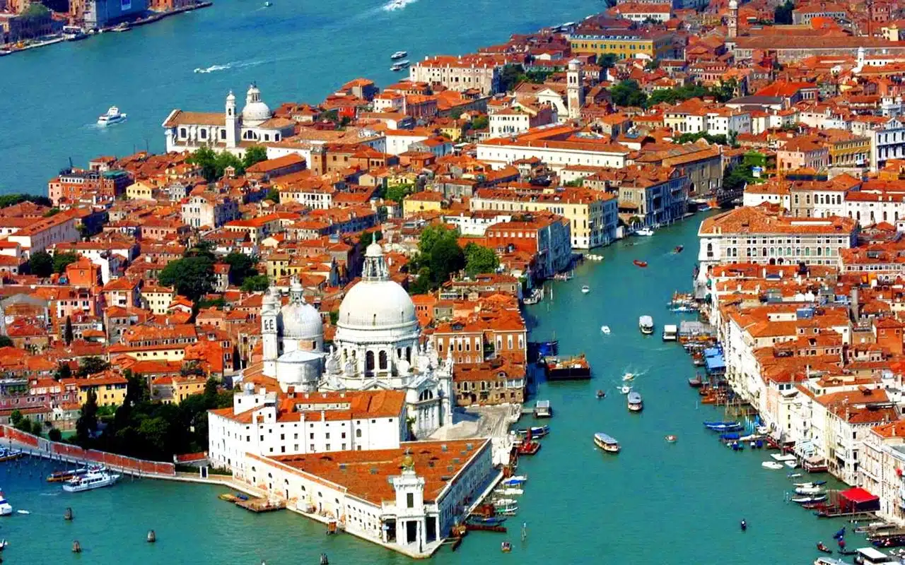 © 12/07/03 ERREBI - VENEZIA - RIPRESA AEREA DALL'ALTO - PUNTA DOGANA
