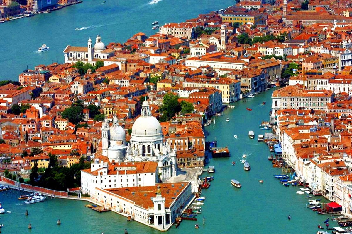 © 12/07/03 ERREBI - VENEZIA - RIPRESA AEREA DALL'ALTO - PUNTA DOGANA