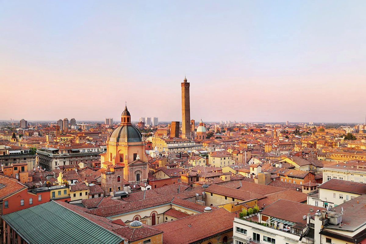 Aperitivi-terrazza-a-Bologna2